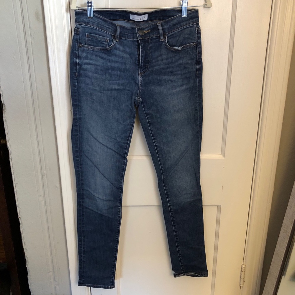Loft modern skinny jeans. 27/4. Excellent condition.